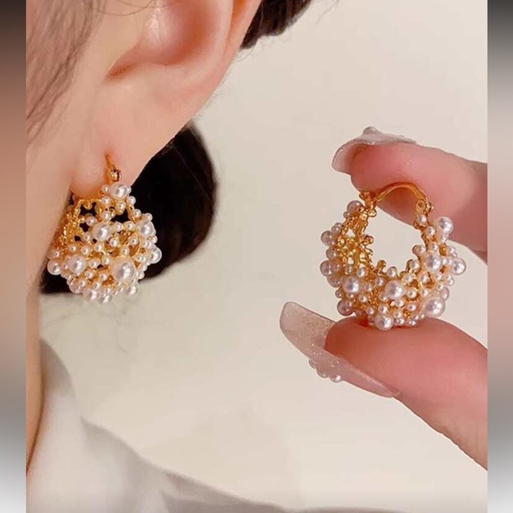 Elegant Gold and Pearl Drop Earrings